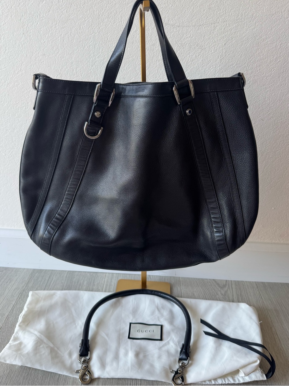 Gucci Abbey Convertible Medium Black Leather Tote with Detachable Strap - Picture 3 of 11